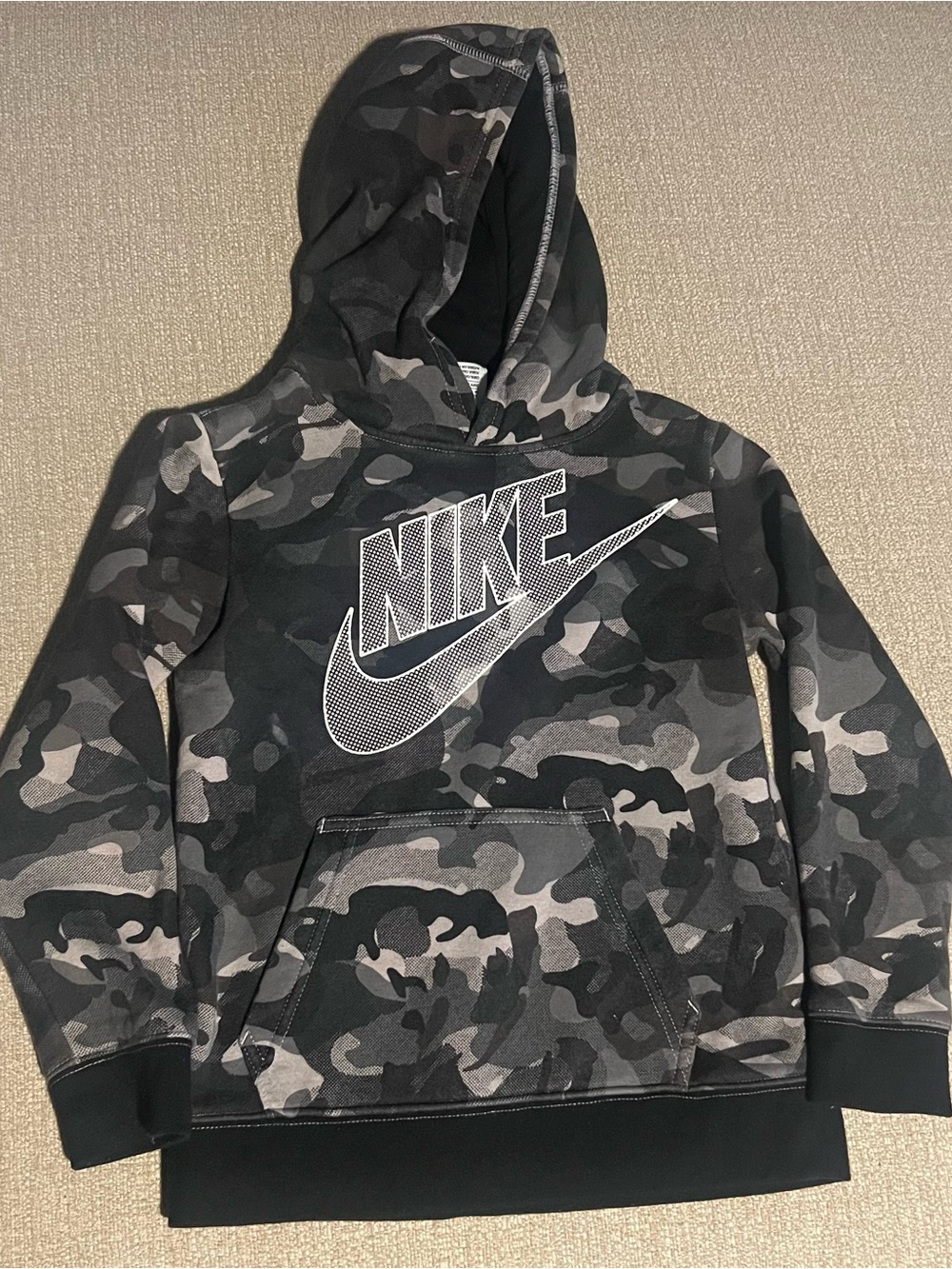Nike Boys Black Gray Camo Hoodie with White Logo Size Medium (5-6 yrs)